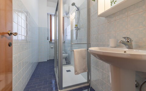 Casa Rivamare: Sink, Plumbing Fixture, Mirror, Tap, Bathroom Sink, Bathroom, Interior Design, Architecture, Flooring