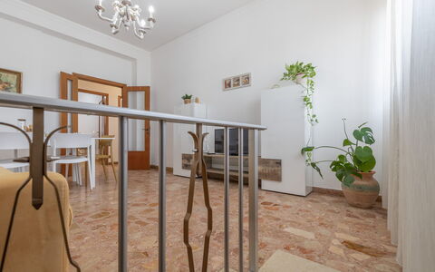 Casa Rivamare: Plant, Property, Building, Houseplant, Flowerpot, Wood, Table, Flooring, Floor, Interior Design
