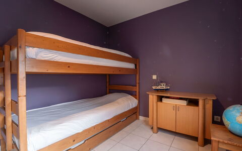 Flipper Nearby the Beach: Furniture, Property, Cabinetry, Comfort, Bed Frame, Wood, Interior Design, Building, House, Bunk Bed