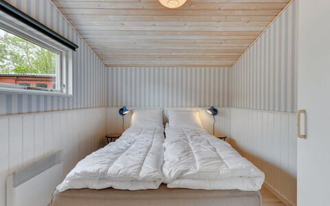 Venla - 150M from the Sea: Wood, Ceiling, Flooring, Interior Design, Floor, Bedroom, Wood Stain, Hardwood, Plank, Bed