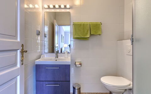 Umag 134: Purple, Cabinetry, Bathroom, Plumbing Fixture, Sink, Building, Interior Design, Bathroom Cabinet, Floor, Flooring