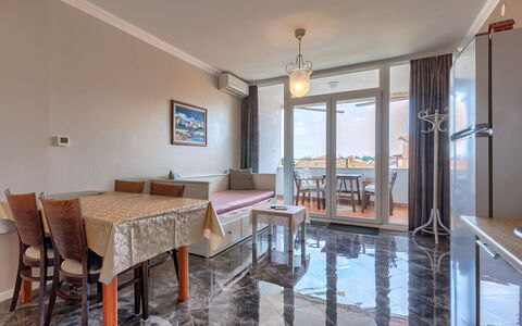 Umag 134: Table, Furniture, Property, Water, Couch, Chair, Wood, Interior Design, Swimming Pool, Architecture