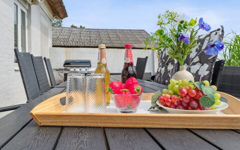Fridgerd - 4.8Km from the Sea: Furniture, Interior Design, Flooring, Floor, Ceiling, Room, Chair, Table, Apartment, Kitchen & Dining Room Table