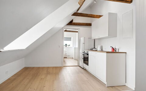 Fridgerd - 4.8Km from the Sea: Furniture, Interior Design, Flooring, Floor, Ceiling, Room, Chair, Table, Apartment, Kitchen & Dining Room Table