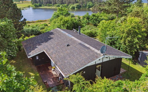 Stygg - 400M from the Sea: Roof, House, Home, Cottage, Siding, Estate, Driveway, Garden Buildings, Yard, Shed