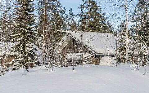 Käränkkä: Bed, Furniture, Bedroom, Interior Design, Bedding, Bed Sheet, Flooring, Wood, Floor, Room