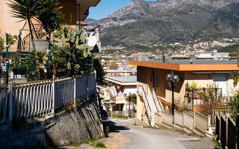 Borghouse: Building, Residential Area, House, Town, Urban Area, Home, Roof, Neighbourhood, City, Architecture