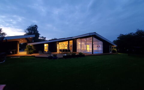 Helena - 700M from the Sea: Grass, Grassland, Landscape, Ecoregion, Plain, Plant Community, Land Lot, Outdoor Furniture, Prairie, Shrubland