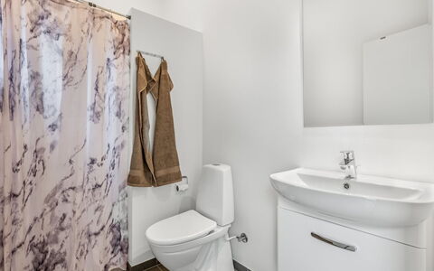 Clarabelle - 1.2Km from the Sea: Flooring, Toilet Seat, Floor, Plumbing Fixture, Interior Design, Bathroom, Toilet, Plumbing, Room, Ceiling