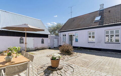 Antonina - 1.5Km from the Sea: Building, Window, Roof, House, Home, Residential Area, Architecture, Cottage, Door, Human Settlement