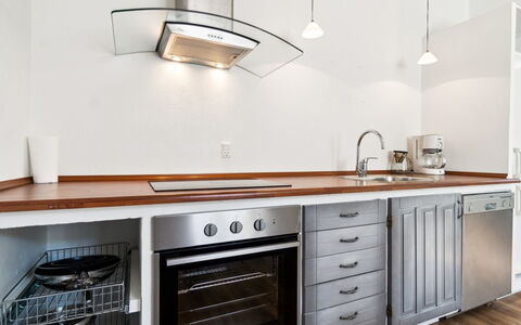 Antonina - 1.5Km from the Sea: Kitchen Appliance, Interior Design, Kitchen, Major Appliance, Wood, Home Appliance, Flooring, Countertop, Cabinetry, Ceiling