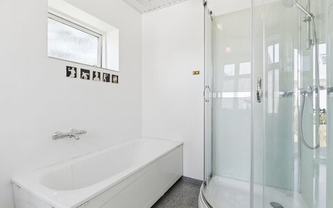 Antonina - 1.5Km from the Sea: Bathroom, Plumbing Fixture, Ceiling, Flooring, Interior Design, Plumbing, Floor, Bathtub, Tap, Shower
