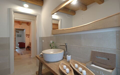 Oasi Casamaras, Brenta River, Wifi, Ac: Property, Furniture, Tap, Plumbing Fixture, Building, Wood, Sink, Bathroom, Comfort, Interior Design