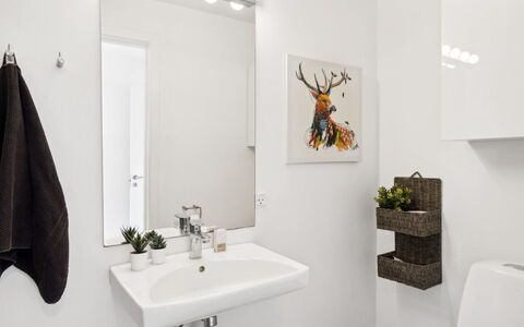 Marrit - 500M from the Sea: Interior Design, Wall, Plumbing Fixture, Flooring, Bathroom Sink, Floor, Bathroom, Ceiling, Sink, Room