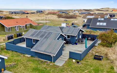 Dolores - 200M from the Sea: Cottage, Shed, Hut, Farmhouse, Prairie, Shack, Barn, Log Cabin, Garden Buildings