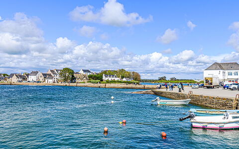 Maison Maison Ty Mad: Water, Water Resources, Boat, Waterway, Watercraft, Coastal And Oceanic Landforms, Boats And Boating--Equipment And Supplies, Coast, Lake, Sea