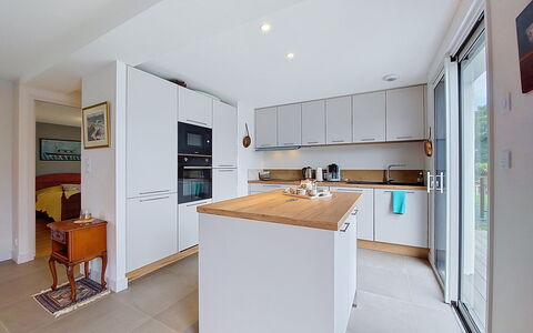 Ty Pjp: Kitchen, Countertop, Kitchen Appliance, Furniture, Interior Design, Cabinetry, Flooring, Floor, Major Appliance, Wood