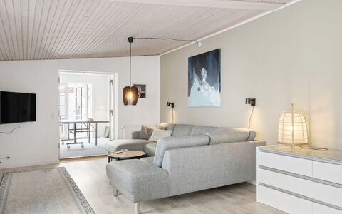 Edin - 100M from the Sea: Flooring, Furniture, Interior Design, Floor, Couch, Wall, Wood, Living Room, Ceiling, Home