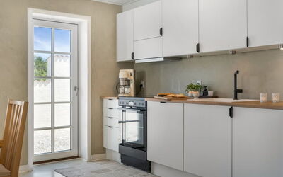 Edin - 100M from the Sea
