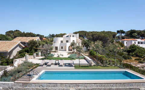 Villa Demar: Sky, Plant, Water, Building, Azure, Window, Tree, Swimming Pool, House, Residential Area