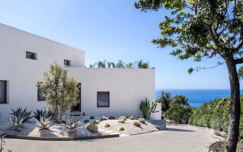 Villa Demar: Plant, Sky, Building, Window, Azure, Tree, Land Lot, House, Residential Area, Facade