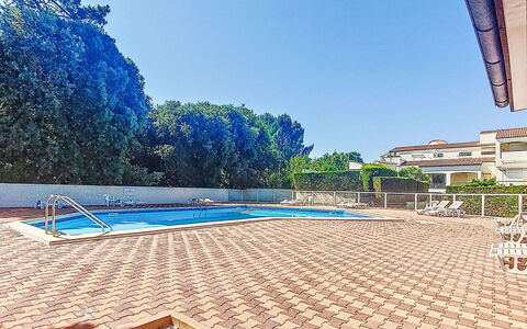 L'Oasis: Swimming Pool, Residential Area, Composite Material, Shade, Resort, Outdoor Furniture, Water Feature, Hotel, Balcony, Fence