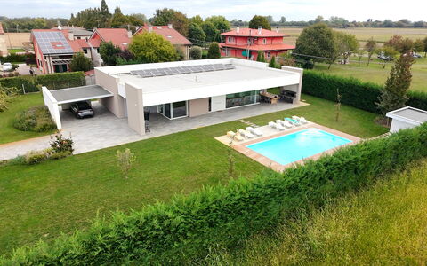 Stima Home, Padova, Pool, Ac: Swimming Pool, Shade, Resort, Estate, Courtyard, Artificial Turf, Design, Landscaping, Villa, Yard