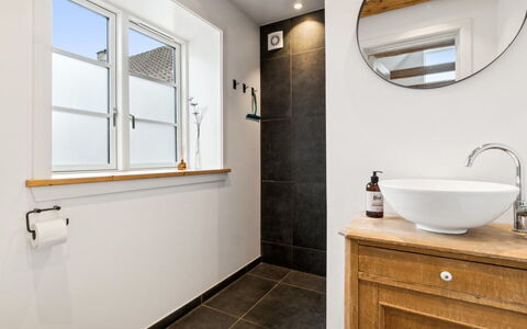 Sjard - 300M from the Sea: Interior Design, Ceiling, Apartment, Flooring, Furniture, Floor, Room, Lighting, Home, Couch