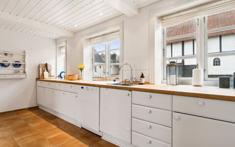 Sjard - 300M from the Sea: Flooring, Kitchen, Countertop, Wood, Interior Design, Cabinetry, Floor, Kitchen Appliance, Plumbing Fixture, Tap