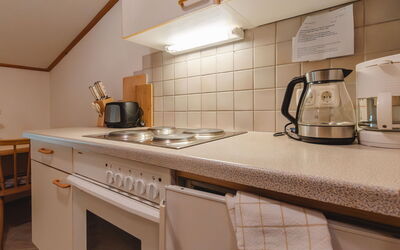 Wildkogel 1 800.3: Cabinetry, Countertop, Kitchen Sink, Tap, Sink, Kitchen, Kitchen Stove, Kitchen Appliance, Interior Design, Stove