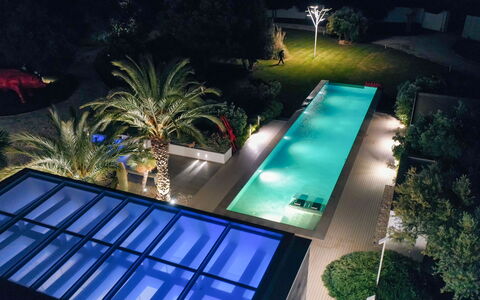 Villa Vinner: Water, Plant, Light, Green, Swimming Pool, Building, Lighting, Tree, Rectangle, Leisure
