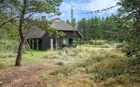 Dix - 900M from the Sea: Roof, House, Home, Cottage, Door, Siding, Deck, Porch, Plank, Hardwood