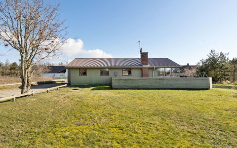 Frille - 200M from the Sea: Grass, Grassland, Landscape, Ecoregion, Plain, Plant Community, Land Lot, Outdoor Furniture, Prairie, Shrubland