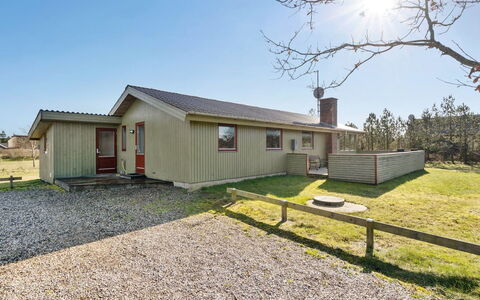 Frille - 200M from the Sea: Grass, Grassland, Landscape, Ecoregion, Plain, Plant Community, Land Lot, Outdoor Furniture, Prairie, Shrubland