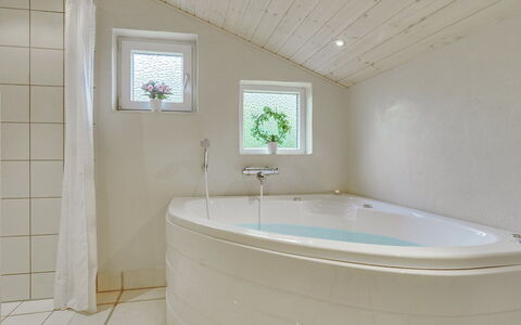 Aviaja - 12Km from the Sea: Bathtub, Plumbing Fixture, Flooring, Bathroom, Interior Design, Floor, Ceiling, Plumbing, Tap, Room