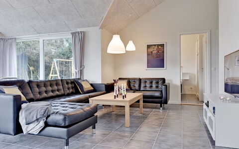 Sada - 12Km from the Sea: House, Home, Roof, Residential Area, Cottage, Estate, Farmhouse, Lawn, Landscaping, Siding