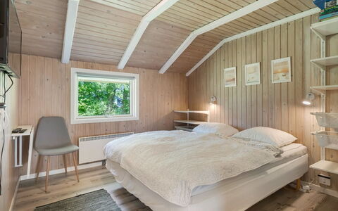 Annaline - 10Km from the Sea: Bedroom, Wood, Interior Design, Ceiling, Bed, Bed Sheet, Bedding, Room, Floor, Flooring
