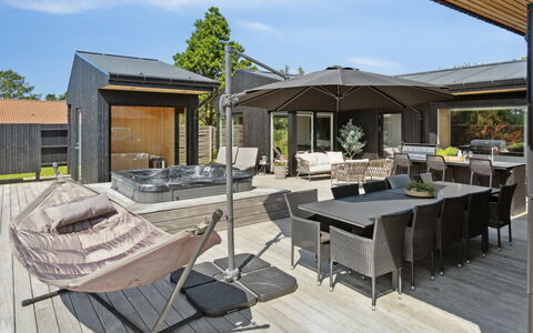 Toyah - 400M from the Sea: Wood, Roof, Architecture, Home, House, Cottage, Siding, Hardwood, Slope, Estate