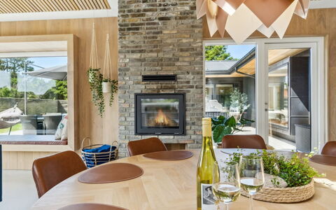 Toyah - 400M from the Sea: Wood, Roof, Architecture, Home, House, Cottage, Siding, Hardwood, Slope, Estate