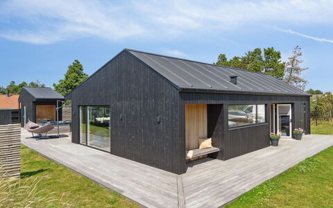 Toyah - 400M from the Sea: Wood, Roof, Architecture, Home, House, Cottage, Siding, Hardwood, Slope, Estate