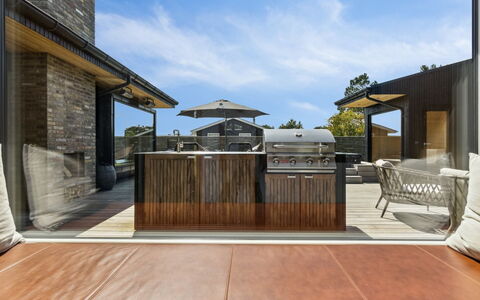 Toyah - 400M from the Sea: Wood, Roof, Architecture, Home, House, Cottage, Siding, Hardwood, Slope, Estate