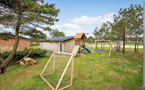 Dirtje - 200M from the Sea: Land Lot, Backyard, Playground Slide, Lawn, Garden, Cottage, Outdoor Play Equipment, Garden Buildings, Shed, Yard