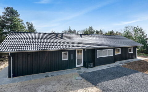 Dior - 1.4Km from the Sea: Cottage, Shed, Hut, Farmhouse, Prairie, Shack, Barn, Log Cabin, Garden Buildings