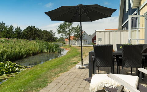 Moa - 800M from the Sea: Cottage, Shed, Hut, Farmhouse, Prairie, Shack, Barn, Log Cabin, Garden Buildings