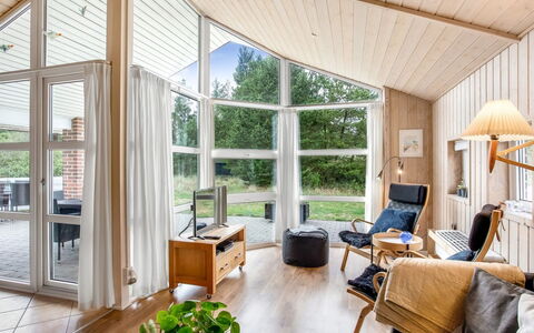 Ronna - 2.2Km from the Sea: House, Roof, Home, Cottage, Shed, Garden Buildings, Siding, Yard, Log Cabin, Hut