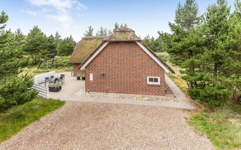 Ronna - 2.2Km from the Sea: House, Roof, Home, Cottage, Shed, Garden Buildings, Siding, Yard, Log Cabin, Hut