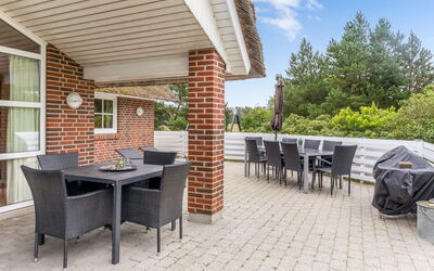 Ronna - 2.2Km from the Sea