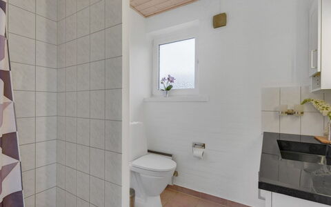 Pernilla - 2Km from the Sea: Flooring, Floor, Wall, Plumbing Fixture, Wood, Toilet Seat, Interior Design, Toilet, Bathroom, Ceiling