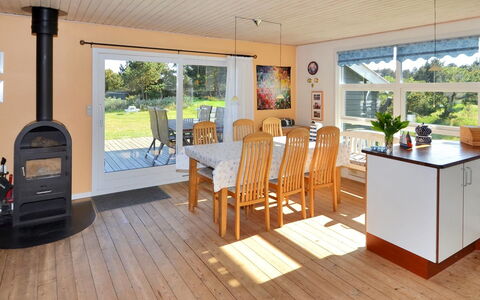 Annalina - 1.1Km from the Sea: Cottage, Shed, Hut, Farmhouse, Prairie, Shack, Barn, Log Cabin, Garden Buildings