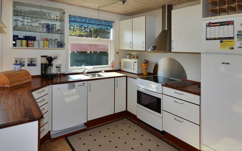 Annalina - 1.1Km from the Sea: Cottage, Shed, Hut, Farmhouse, Prairie, Shack, Barn, Log Cabin, Garden Buildings